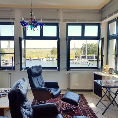 Yachthafenidyll - Direkte Wasserlage Am Hafen Lägenhet *