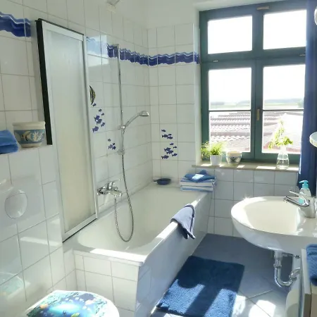 Ferienwohnung Yachthafenidyll - Direkte Wasserlage Am Hafen *