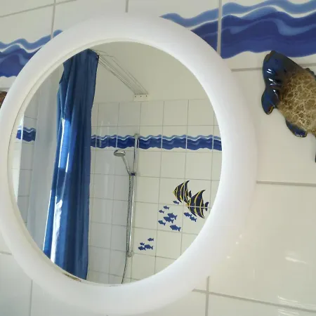 Yachthafenidyll - Direkte Wasserlage Am Hafen Karlshagen