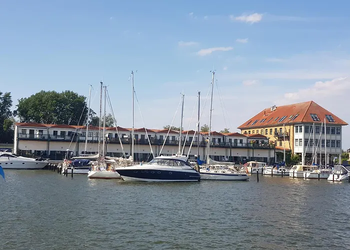 Ferienwohnung Yachthafenidyll - Direkte Wasserlage Am Hafen Apartmán Karlshagen