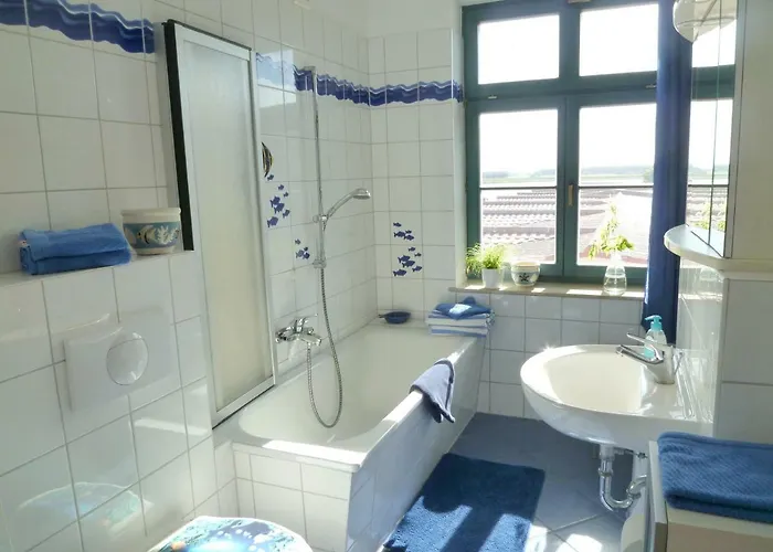 Ferienwohnung Yachthafenidyll - Direkte Wasserlage Am Hafen *