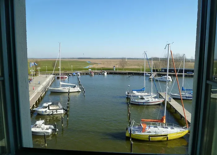 Ferienwohnung Yachthafenidyll - Direkte Wasserlage Am Hafen * Karlshagen